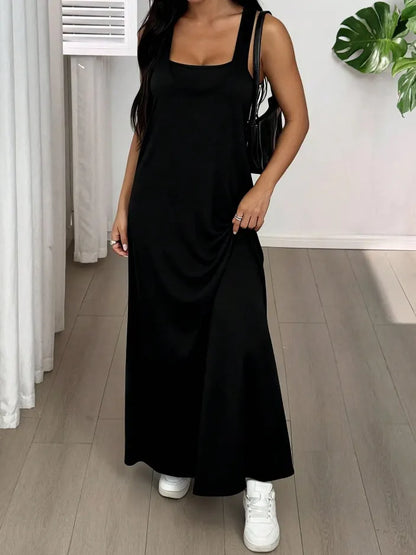 Liva | La Robe Maxi Effet Deux-Pièces à Découpes Structurales